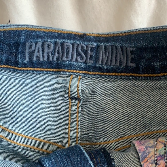 Paradise Mine - Super High Rise Jean Shorts - Picture 2 of 4